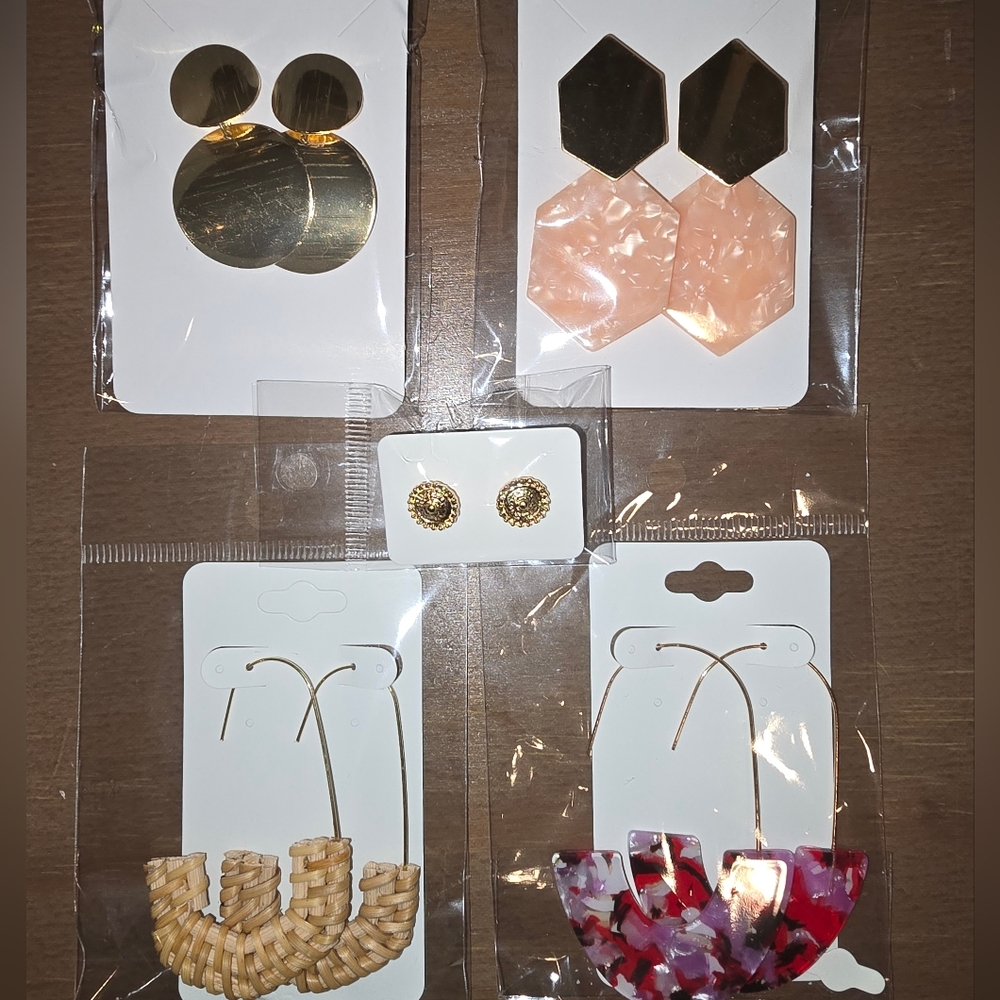 Mystery Earring Bundle! The More You Bid, The More You Get! - Picture 11 of 17